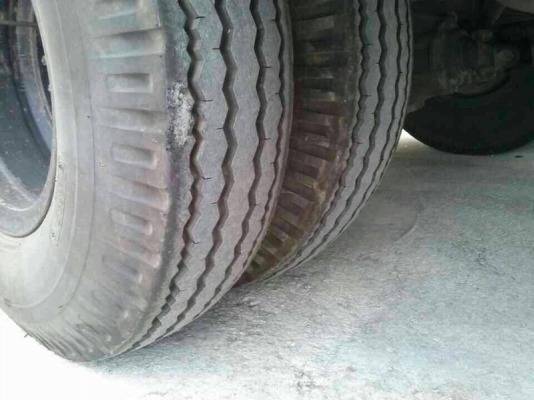 รถอีซูซุ 6 ล้อ ตู้แห้ง NQR 175 แรงม้า. ปี 50  สนใจติดต่อ 081 - 6079515