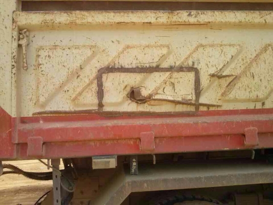 รถฮีโน่ 10 ล้อดั้ม FM8J  251 แรงม้า. ปี 55  ( รถวิ่ง 1xx,xxx กม. )  สนใจติดต่อ 081 - 6079515