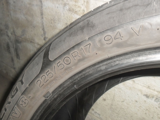 ยาง MICHELIN 225/50R17ปี10 สวยๆ 1 คู่ ราคา 2300 บาท ยาง MICHELIN 225/50R17ปี10 สวยๆ 1 คู่ ราคา 2300 บาท