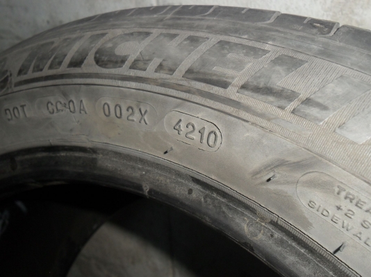 ยาง MICHELIN 225/50R17ปี10 สวยๆ 1 คู่ ราคา 2300 บาท ยาง MICHELIN 225/50R17ปี10 สวยๆ 1 คู่ ราคา 2300 บาท