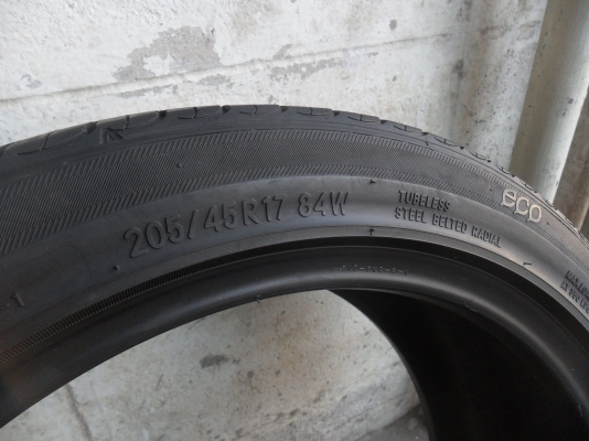 ยาง TOYO 205/45R17 ปี10 สวยๆ 1 คู่ ราคา 1850 บาท