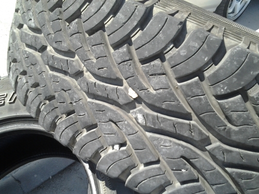 ยาง 245/70/16 สภาพสวย