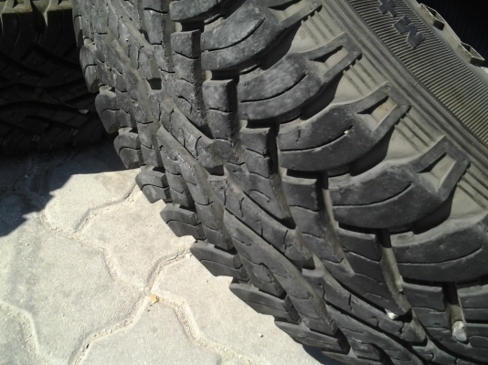 ยาง 245/70/16 สภาพสวย