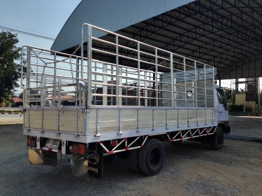 ้้้้้็HINO  FC4J  140 แรง ปี 2544  ยาว 5.50 ม. กะบะข้างปิเนียม คอกแป๊ปน้ำ