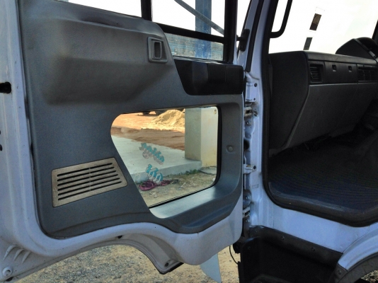 ้้้้้็HINO  FC4J  140 แรง ปี 2544  ยาว 5.50 ม. กะบะข้างปิเนียม คอกแป๊ปน้ำ