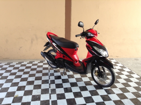 อยู่บางแสนคับ มีโอ125cc ปี55 รถเครื่องดีคับ มีเล่มทะเบียนครบ ภาษีไม่หมด