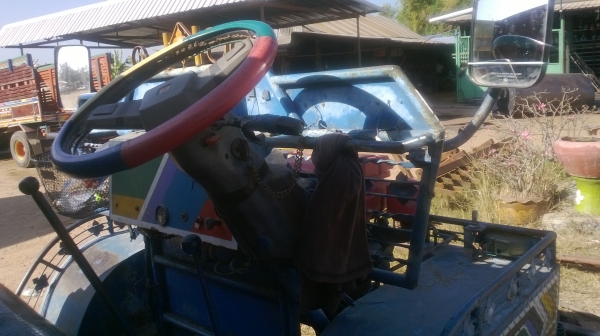 อีแต๋นน้อยสภาพพอใช้งาน ไม่แพงพอซื้อไว้ใช้งานตัวเอง โทรเลย 081-0745778 ลุงโหนกรับสายจ้า อยู่โคราชบ้านเอง