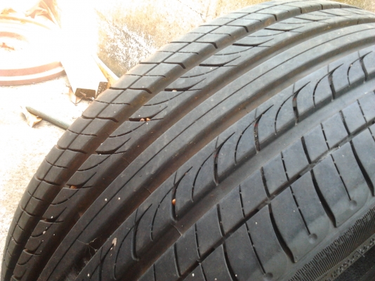 ขายยาง เปอร์เซนต์ สภาพกริฟเลยครับ