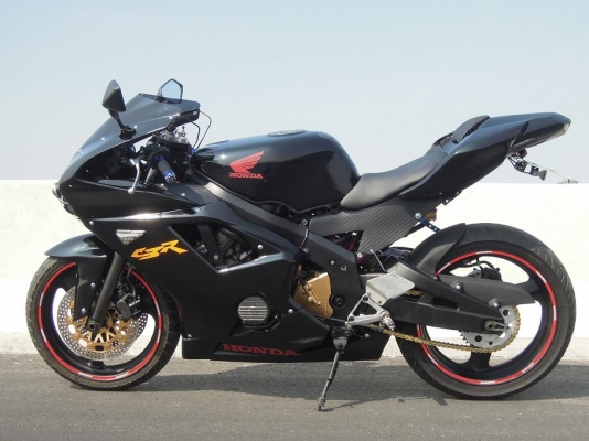 ขาย CBR400 ดุๆสักคัน ทบ.แท้พร้อมโอนครับ ขาย CBR400 ดุๆสักคัน ทบ.แท้พร้อมโอนครับ