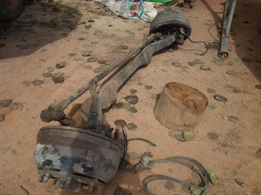 ขายหัวรถHINO   3ใบปัดหัวใหญ่พร้อมคานหน้าแปดน๊อต