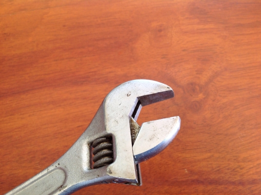 ขายประแจเลื่อน 10" จับคู่ก๊อกแก๊ก 3 หุน ( HUSKY )