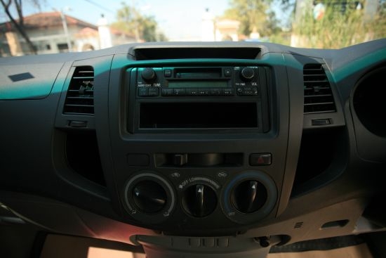 รถบ้าน มือเดียว วิ่งน้อย ไม่ใช้บรรทุก พร้อมใช้งาน ไม่เคยชน หน้าหลังเดิม ฟรีดาวน์ ออกรถง่าย ไม่ต้องมีคนค้ำ ติดแบล็คลิสหรือบูโรก็ออกรถได้ มาดูรถก่อนหรอืทดลองขับดูได้ สนใจรุ่นอื่นดูเพิ่งเติมได้ที่ www.jwcarcenter.com