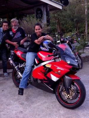 นอ้งฝากขายคาวาซากินินจาzx9 ทะเบียนครับ0897428087