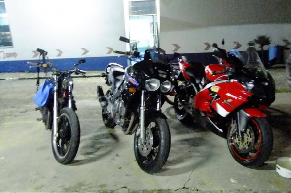 นอ้งฝากขายคาวาซากินินจาzx9 ทะเบียนครับ0897428087