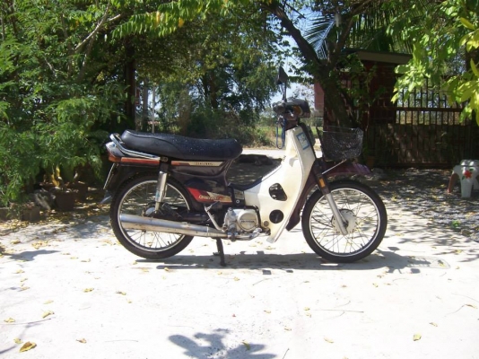 ดรีมคุรุสภาสีน้ำตาล สภาพดีมาก สวยๆ รถเดิมๆ  ทะเบียนขาด 1 ปี