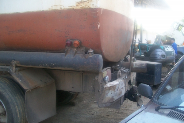 ฮีโน่zm18ล้อพ่วงบรรถุกวัตถุเหลว