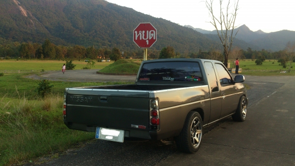 ขายนิสสันบิ๊กเอ็ม ตอนครึ่ง เดิมๆ เนี้ยบๆ