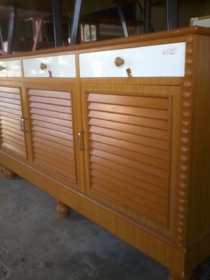 ขายตู้โชว์ ขนาด200 ซ.ม  ลึก 50ว.ม  สูง 180ซ.ม อยู่จ.ร้อยเอ็ด