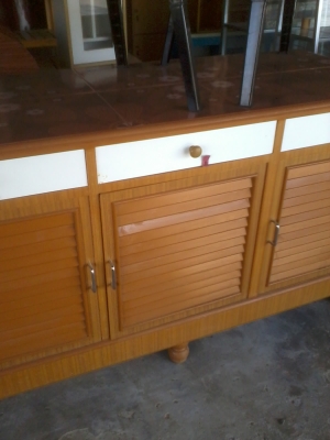 ขายตู้โชว์ ขนาด200 ซ.ม  ลึก 50ว.ม  สูง 180ซ.ม อยู่จ.ร้อยเอ็ด