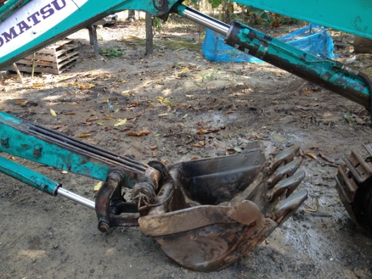 ขายรถขุด แมคโครเล็ก KOMATSU PC30-7 สภาพพร้อมใช้ราคาเบาๆ