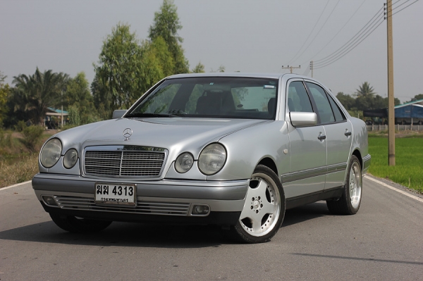 ขาย Mercedes-Benz E-Class E320 W210 ปี98 ติดแก๊สถังโดนัทLPG