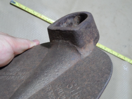 จอบ ตราจรเข้สามดาว