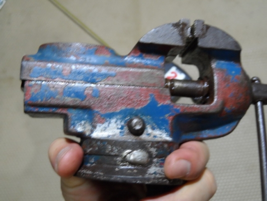 ปากกา จับขอบโต๊ะ