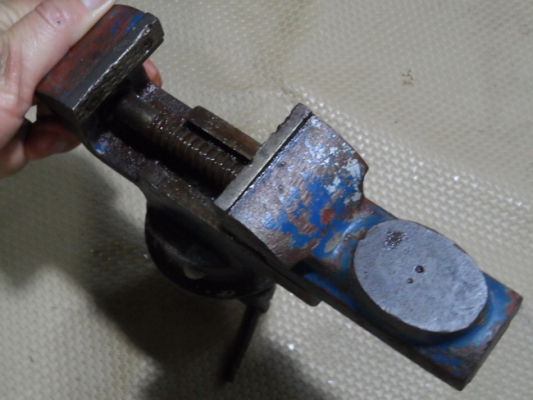 ปากกา จับขอบโต๊ะ