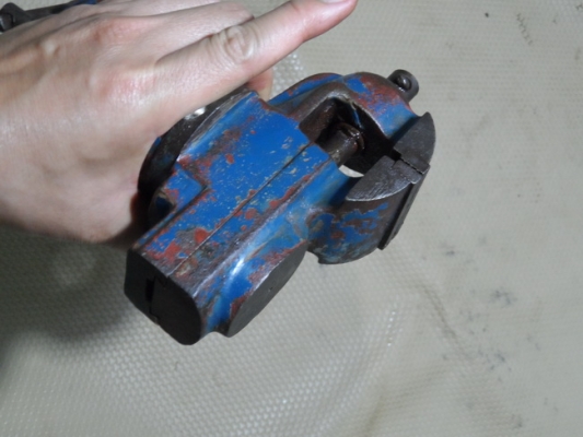 ปากกา จับขอบโต๊ะ