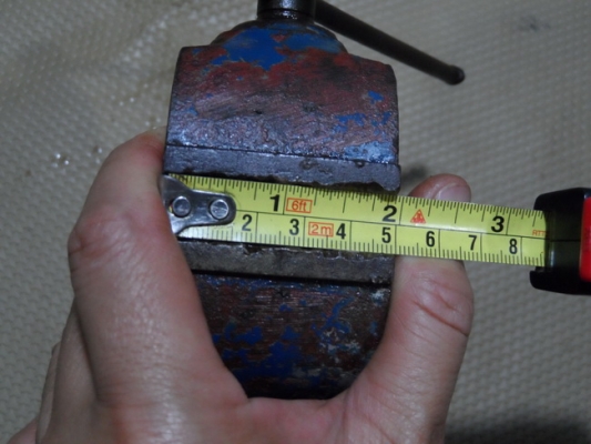 ปากกา จับขอบโต๊ะ