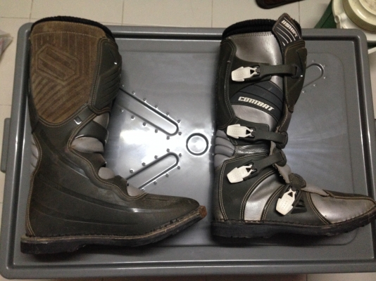 รองเท้าวิบาก SHIFT COMBATและหมวกลาย ROCKSTAR สองอย่าง 3500.- พร้อมส่ง