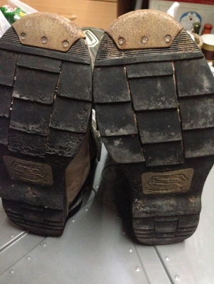 รองเท้าวิบาก SHIFT COMBATและหมวกลาย ROCKSTAR สองอย่าง 3500.- พร้อมส่ง