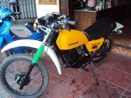 ขายรถซูซูกิ ts100มีทะเบียนชุดโอน ทำใหม่ทั้งคันระบบไฟเดินใหม่สนใจติดต่อสรกฤช0918892274