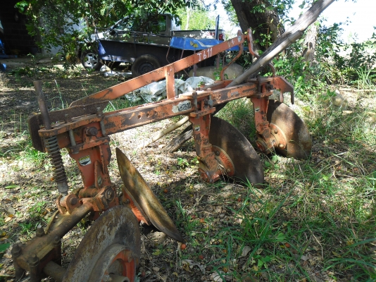 ขายรถไถ KUBOTA  2605 ขับเคลื่อน  4 ล้อ พร้อมอุปกรณ์ ครบชุด