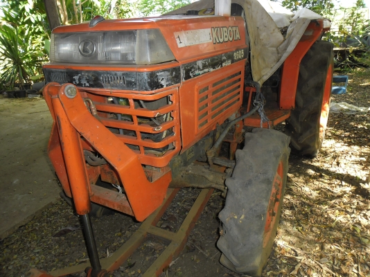 ขายรถไถ KUBOTA  2605 ขับเคลื่อน  4 ล้อ พร้อมอุปกรณ์ ครบชุด