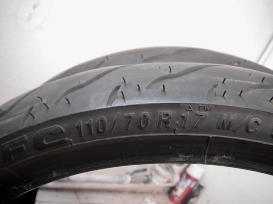 ขายยาง ติดรถ KTM มือสอง สถาพ 95\% ขายยาง ติดรถ KTM มือสอง สถาพ 95\%