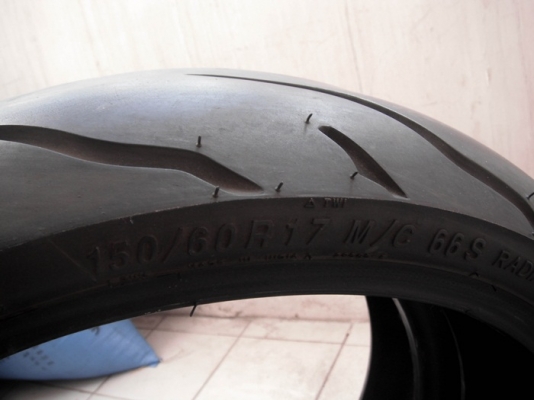 ขายยาง ติดรถ KTM มือสอง สถาพ 95\% ขายยาง ติดรถ KTM มือสอง สถาพ 95\%