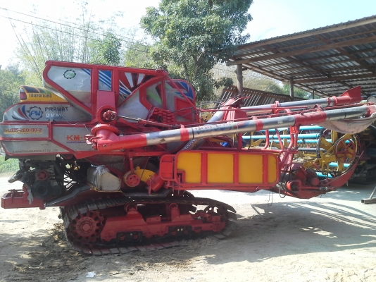 ส่งถึงบ้านแล้วครับ KM 47 เดิน 12 HT(comosak) 2 ระบบ (รองกระสอบและอุ้ม)  เครื่อง 6HH+bo Hoset ใหม่ (250 แรง) โซ่ D2  46 ข้อ โรลเลอร์ D2 12 ลูก หน้าเกี่ยว 3 เมตร อุ้มเลด 2.3 ตัน ปั้มไดกิ้น 23 มอร์เตอร์ใหญ่ยิงตรง