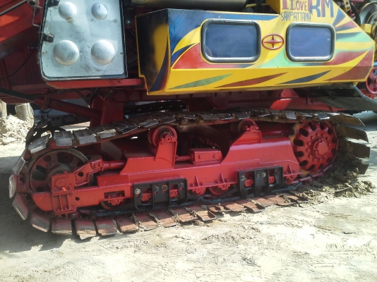 ส่งถึงบ้านแล้วครับ KM 47 เดิน 12 HT(comosak) 2 ระบบ (รองกระสอบและอุ้ม)  เครื่อง 6HH+bo Hoset ใหม่ (250 แรง) โซ่ D2  46 ข้อ โรลเลอร์ D2 12 ลูก หน้าเกี่ยว 3 เมตร อุ้มเลด 2.3 ตัน ปั้มไดกิ้น 23 มอร์เตอร์ใหญ่ยิงตรง