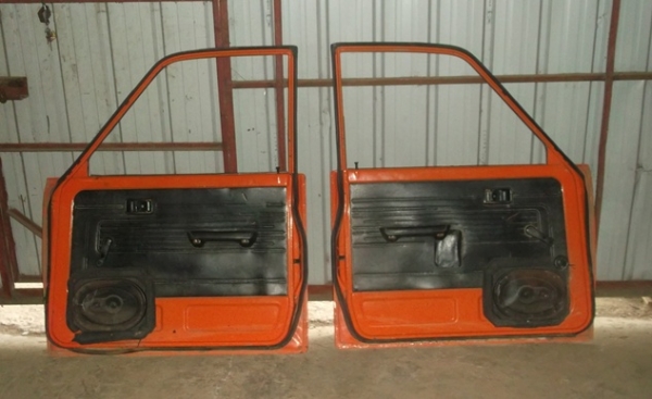 ขายฝากระโปรงเเละประตู่ TOYOTA RN20 ขายฝากระโปรงเเละประตู่ TOYOTA RN20