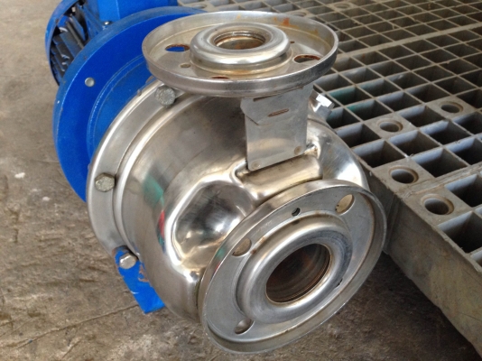 ขายปั้มน้ำหอยโข่ง LOWARA made in ITALY ขนาด 10 HP. เข้า 2.5 นิ้ว ออก 1.5 นิ้ว สภาพสวย พร้อมใช้งาน ขายปั้มน้ำหอยโข่ง LOWARA made in ITALY ขนาด 10 HP. เข้า 2.5 นิ้ว ออก 1.5 นิ้ว สภาพสวย พร้อมใช้งาน