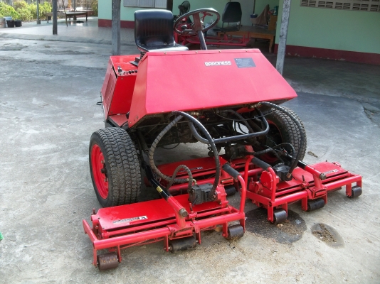 ขายด่วนรถตัดหญ่า