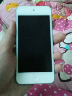 ขาย5500 ไอพอด5 32gb มีประกันเหลือ 4 เดือน สนใจโทมา ขาย5500 ไอพอด5 32gb มีประกันเหลือ 4 เดือน สนใจโทมา