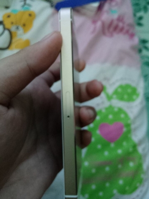 ขาย i-phone 5s 32g เครื่อง1 เดือนประกันเหลือประกันหมด24ธันวา57 สนใจโทรค่ะ ขาย i-phone 5s 32g เครื่อง1 เดือนประกันเหลือประกันหมด24ธันวา57 สนใจโทรค่ะ