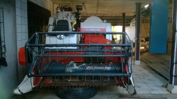 ขายรถเกี่ยวนวดข้าว kubota dc60 Plus  ติดต่อ 081-6694087
