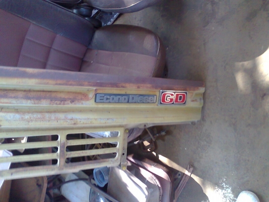 หกล้อ HINO GD176 KA หัวคัสซี พร้อมเก็บสีเก๋งสวยให้เรียบร้อย