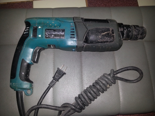 ขายสว่านโรตารี่makita3ระบบรุ่นHR2470F(มีไฟLEDส่องขณะเจาะในที่แสงสว่างน้อย)