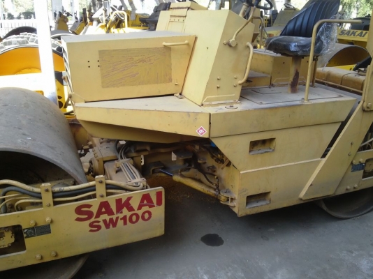 รถบดถนนล้อเหล็กคู่ SAKAI รุ่น SW100