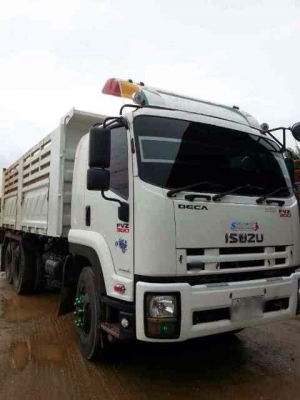 ขายรถบรรทุกสิบล้อดั๊มพ์ Isuzu deca เครื่อง 300 แรง ปี 53 มีระบบลากพ่วง กระบะสามมิตร