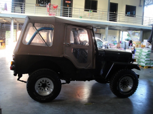 ** ฝากขายครับ **  JEEP  หล่อ ๆ   ***